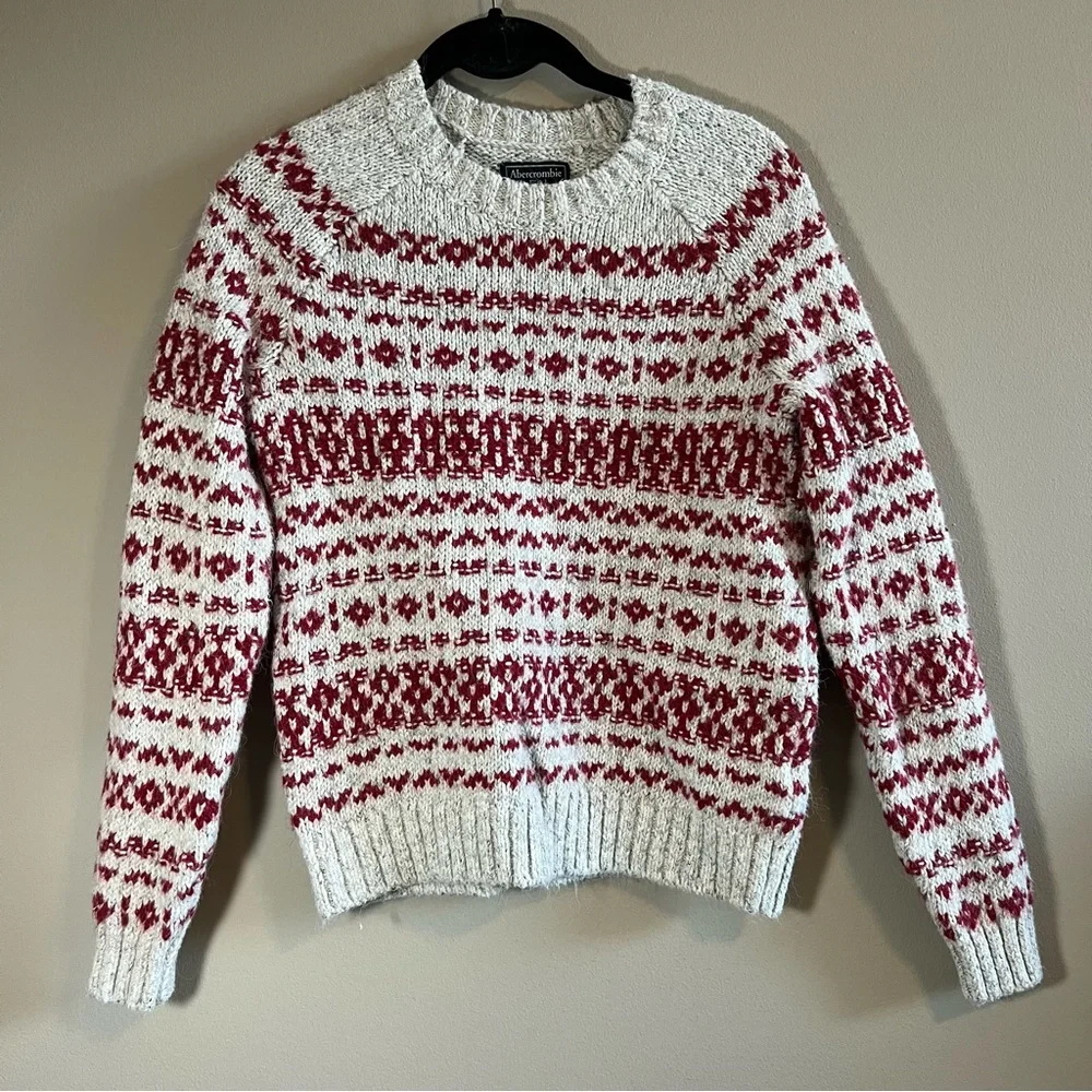 ✨ Abercrombie & Fitch Women’s Gray Red Nordic Sweater Small - Picture 1 of 9